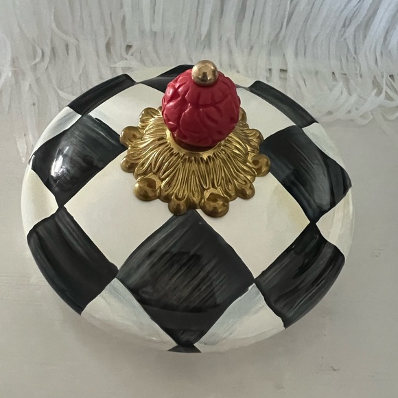 Mackenzie-Childs Courtly Check Curiosity Pot. Brand new in packaging! 🖤🤍 - Picture 5 of 10